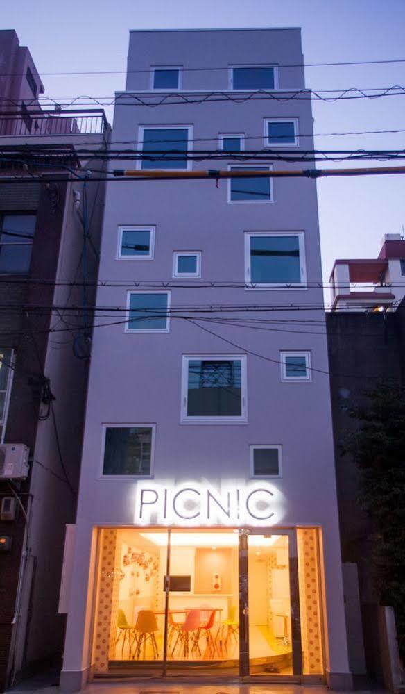 Picnic Hostel Osaka Esterno foto